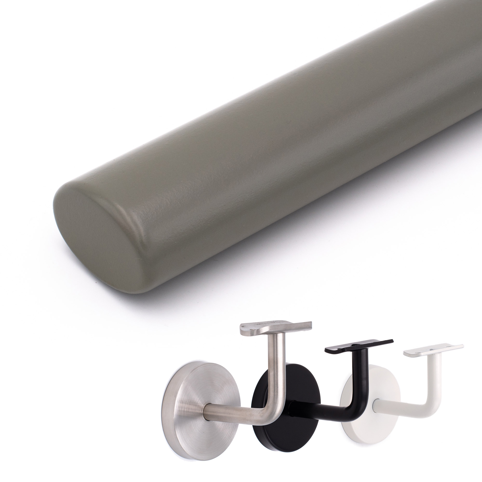 Corrimano ovale in faggio grigio verniciato, in diagonale su sfondo bianco, supporti per corrimano in inox, nero e bianco
