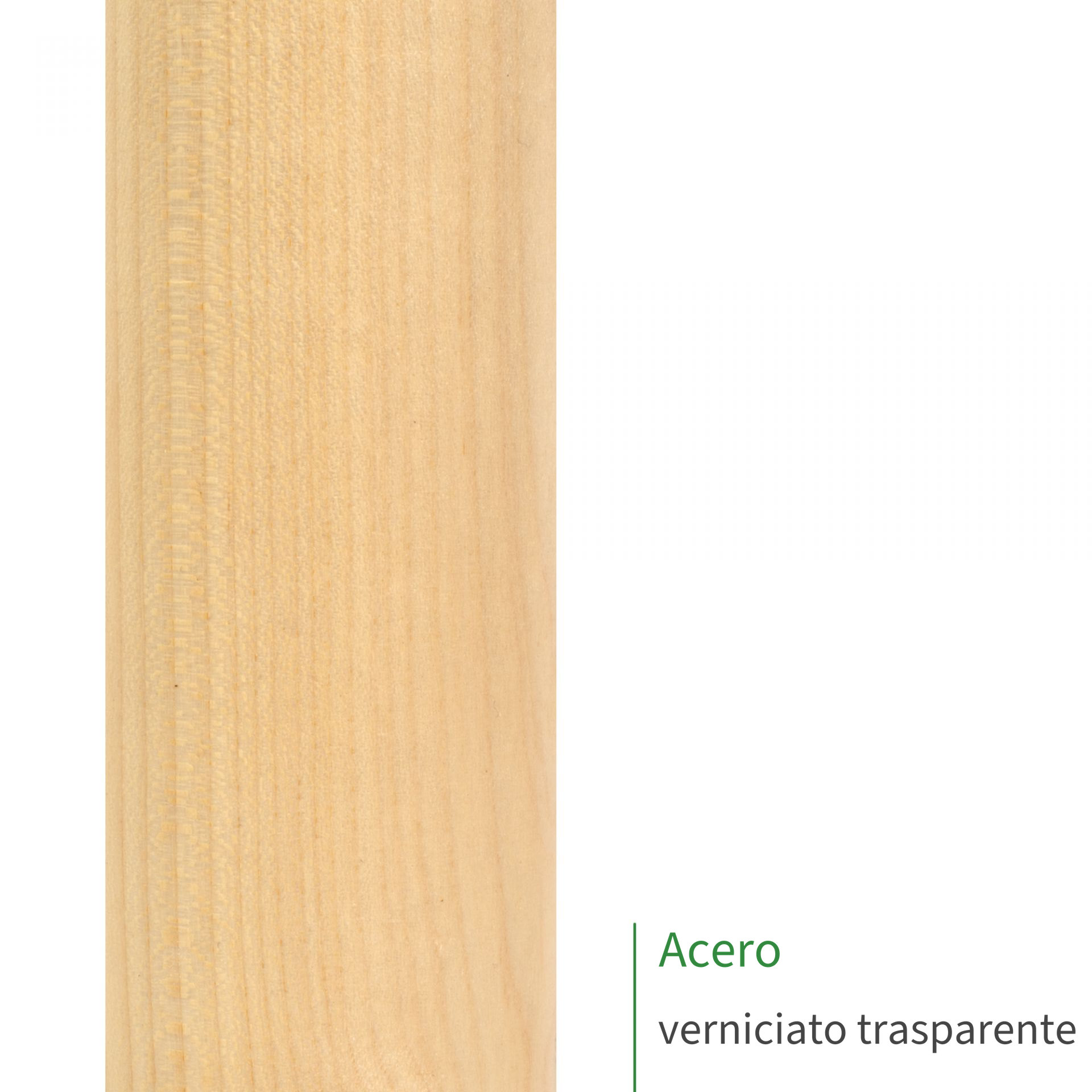 Corrimano in acero verniciato trasparente, primo piano della superficie con venatura delicata e tonalità molto chiara