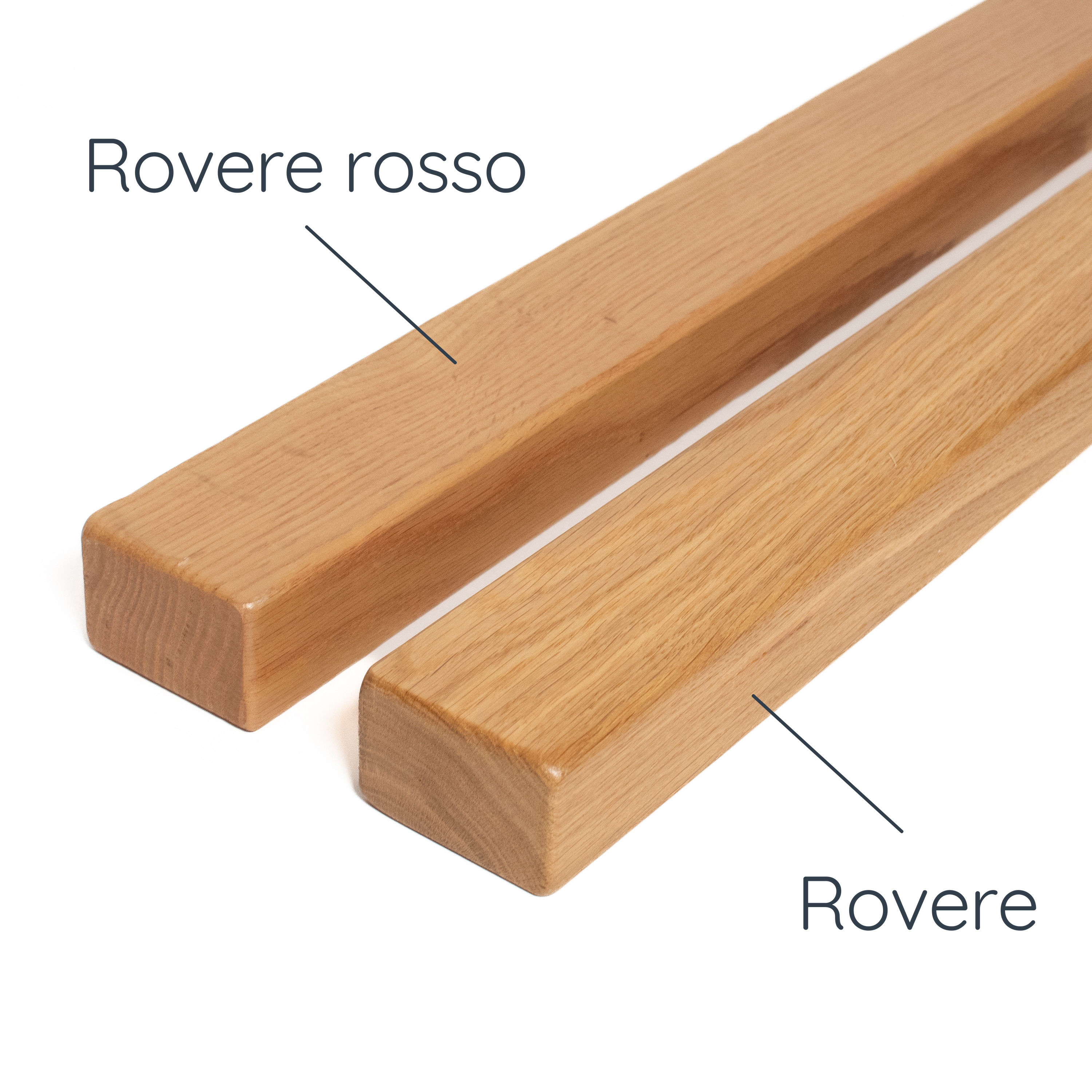 Corrimano quadrato in rovere e in rovere rosso a confronto: due profili squadrati con venatura e tonalità diverse