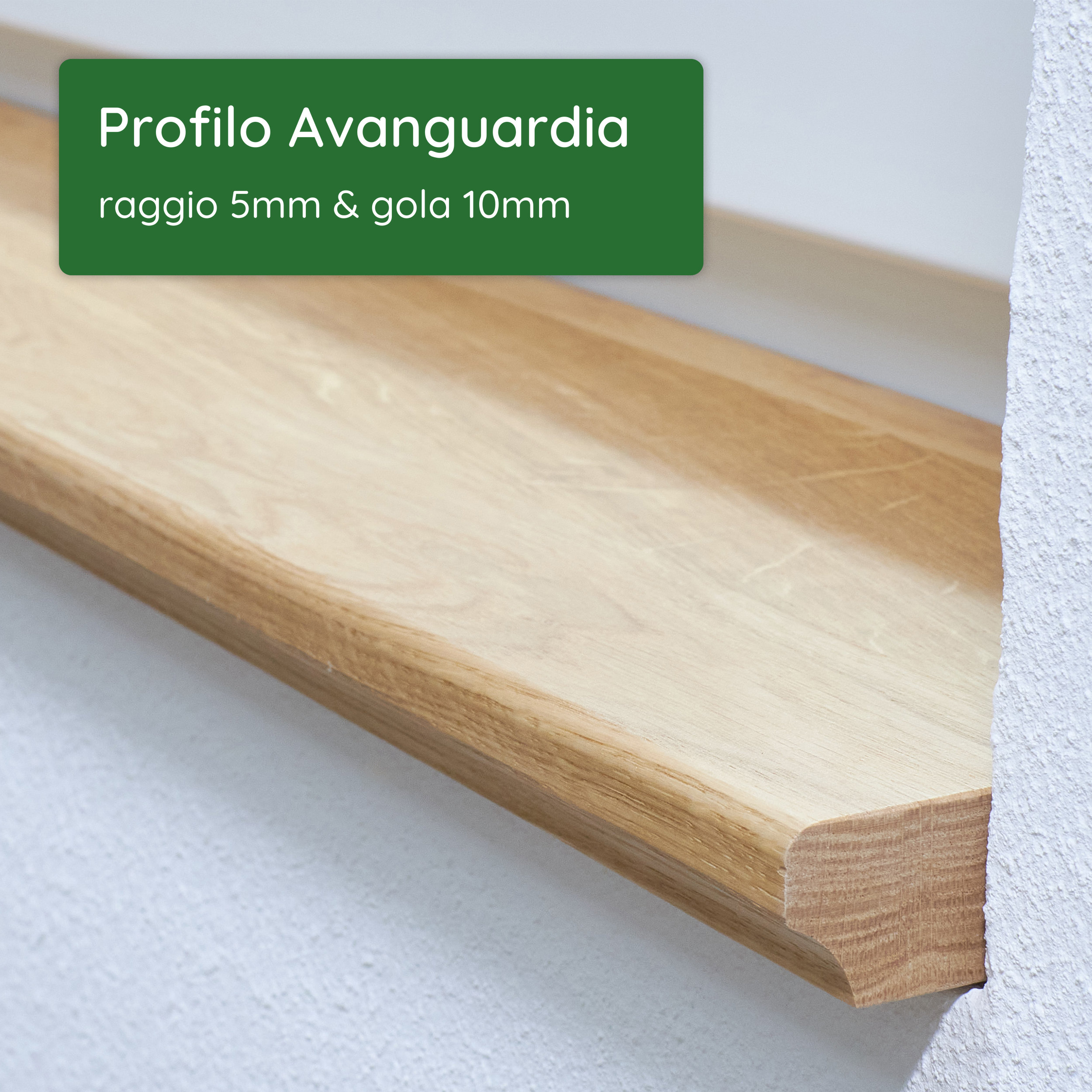 Davanzale in legno con profilo Avanguardia, raggio 5 mm e gola da 10 mm lungo il bordo anteriore, montato a parete