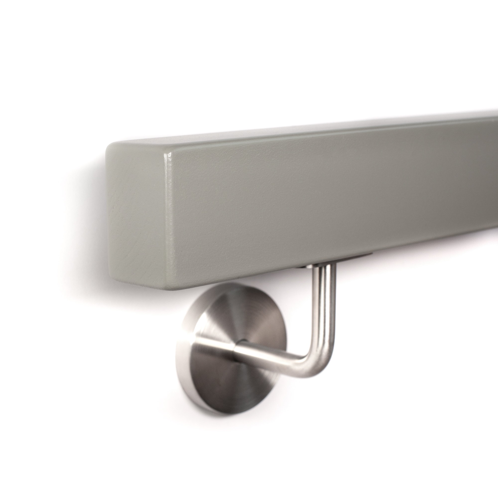 Corrimano rettangolare in faggio grigio in verticale con supporto a parete in acciaio inox, estremità e spigoli arrotondati