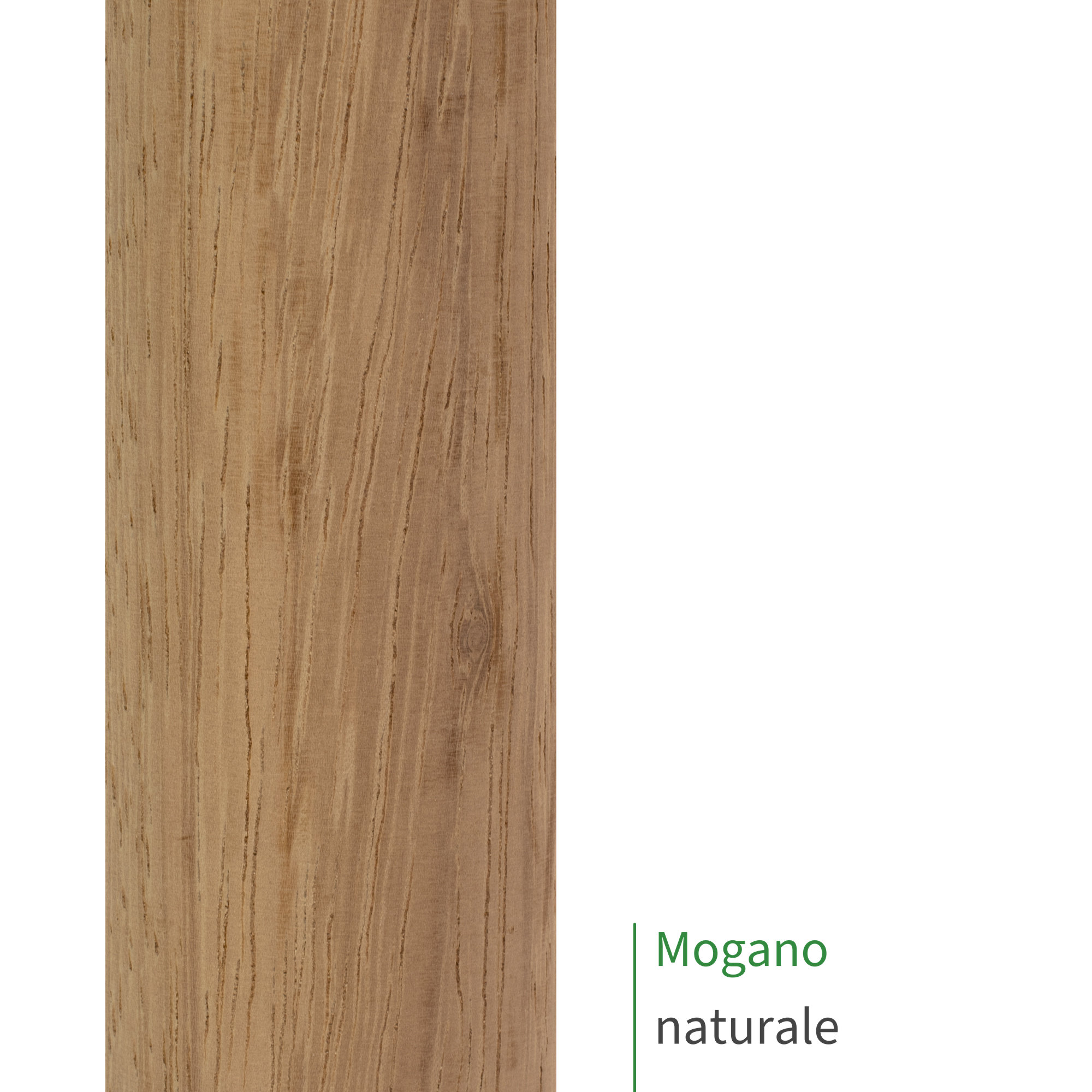 Corrimano in mogano naturale, primo piano della superficie del legno con venatura fine e tonalità bruno chiara