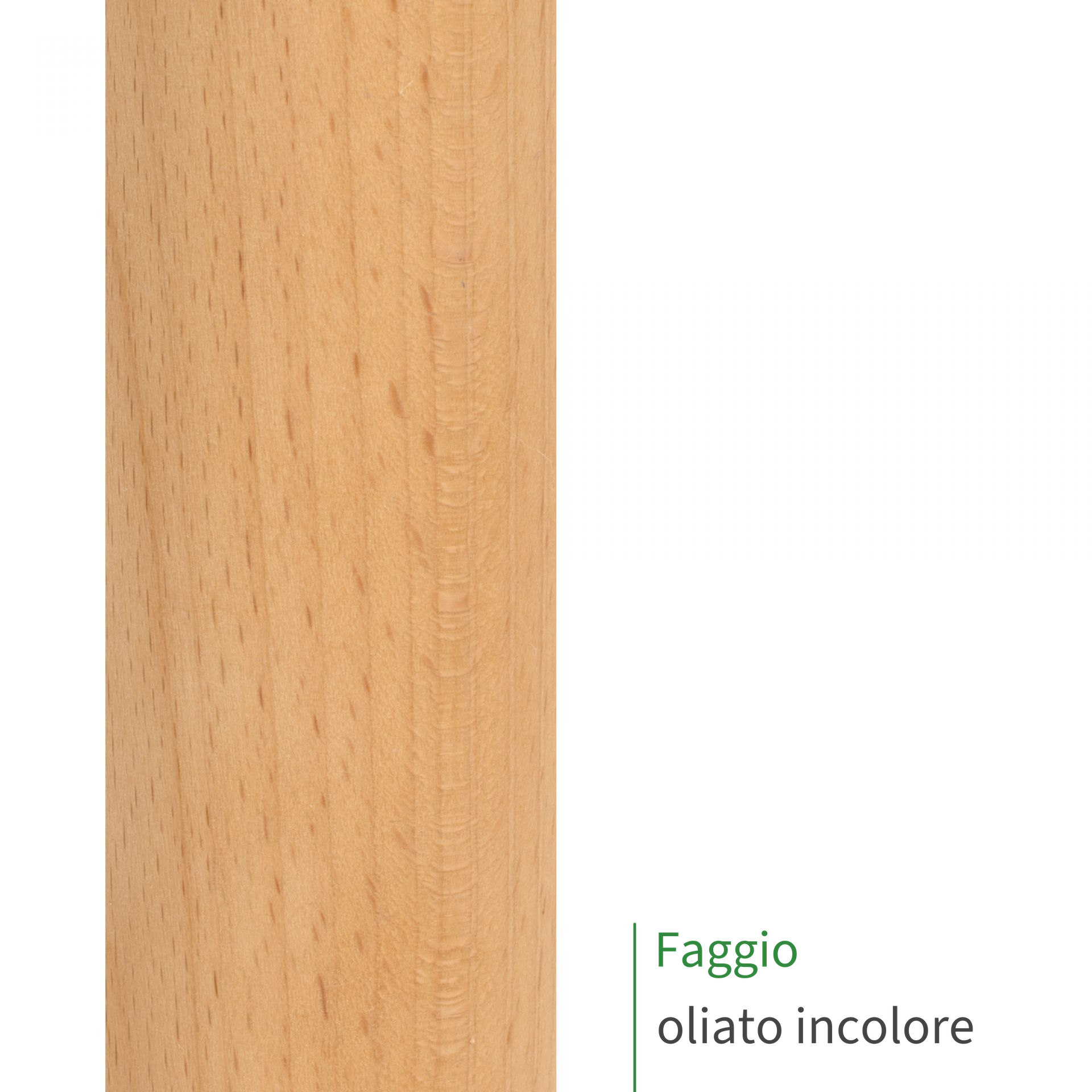 Corrimano in faggio oliato incolore, primo piano della superficie del legno con venatura fine e tonalità chiara
