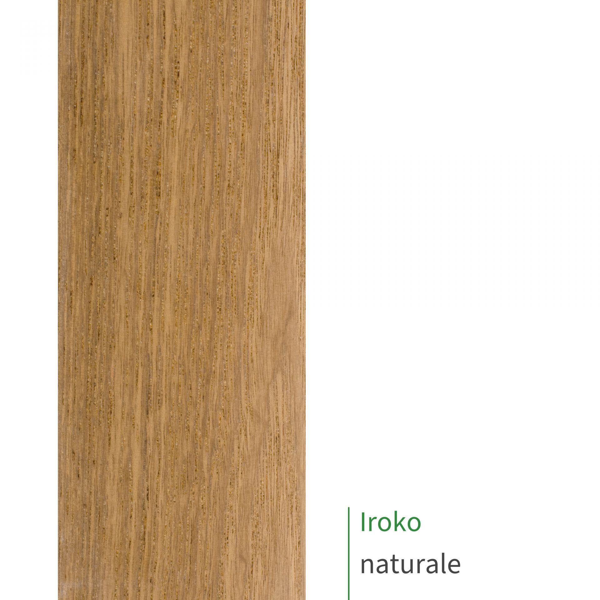 Corrimano in iroko naturale, primo piano della superficie del legno con venatura fitta e tonalità bruno-dorata